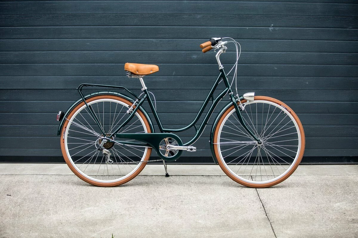 BICICLETA DE PASEO CAPRI BERLIN VERDE INGLÉS 28 PULGADAS 7 VELOCIDADES - Imagen 2