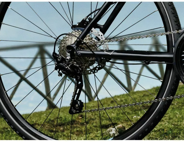 BICICLETA HÍBRIDA KROSS EVADO 7.0 MUJER 28″ 30 VELOCIDADES - Imagen 3