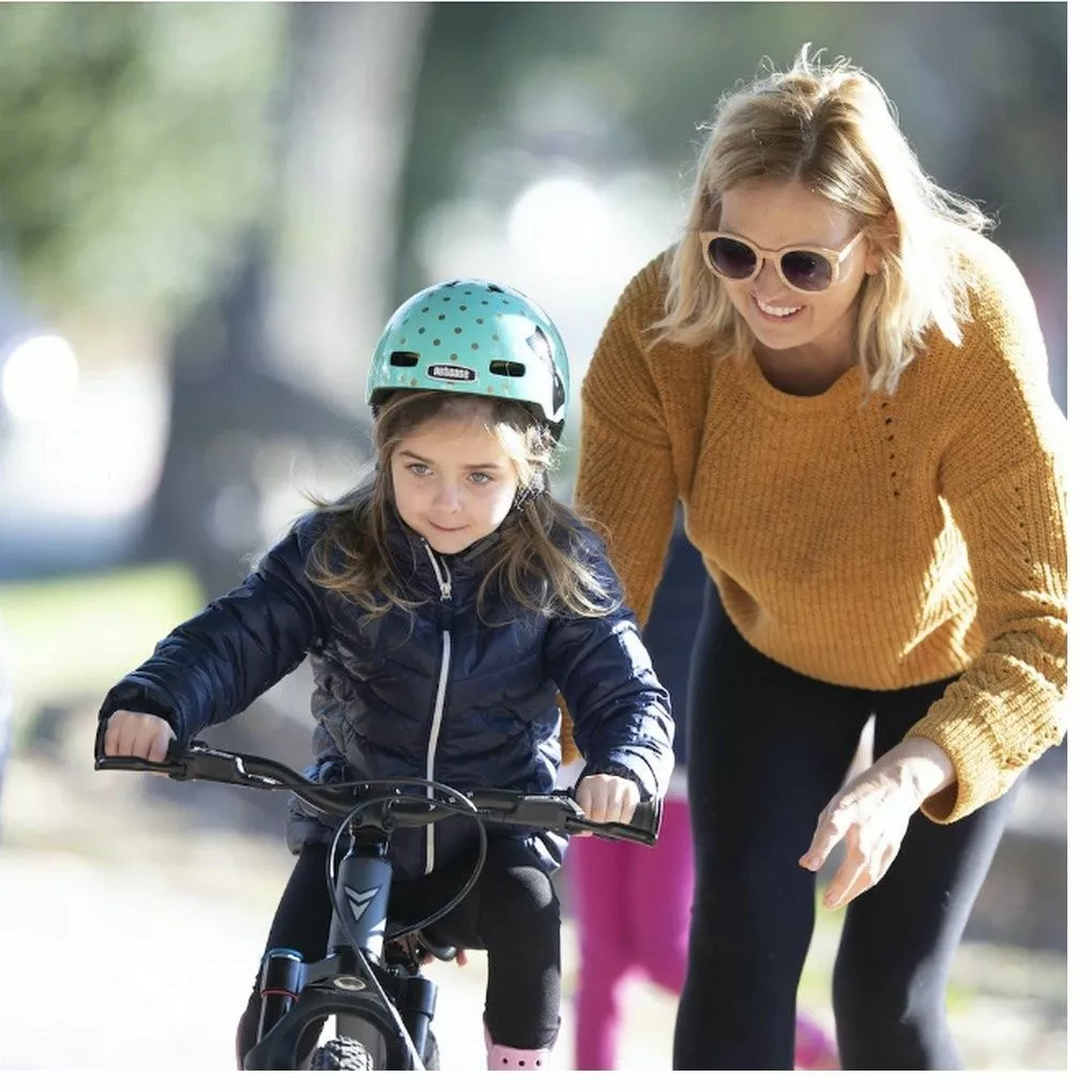 CASCO BICICLETA NIÑOS NUTCASE SOCK HOP GLOSS - Imagen 2